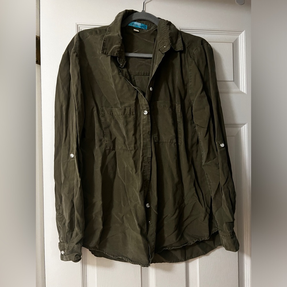 Francesca’s Olive Long Sleeve Bottom Down Shirt: Medium